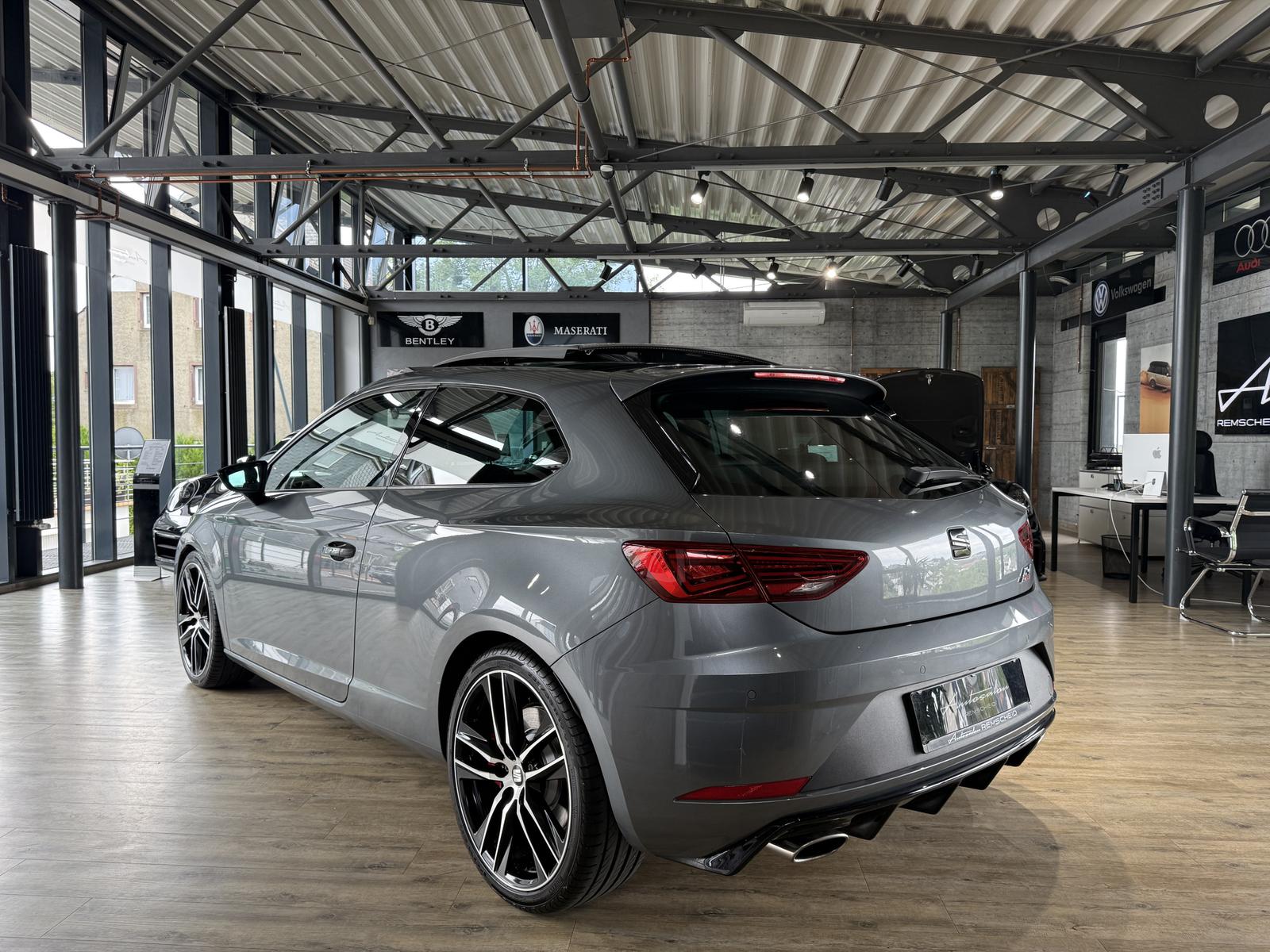 Seat Leon Cupra 300 DSG*PANO*KAMERA*D.TACHO*BEATS*ACC