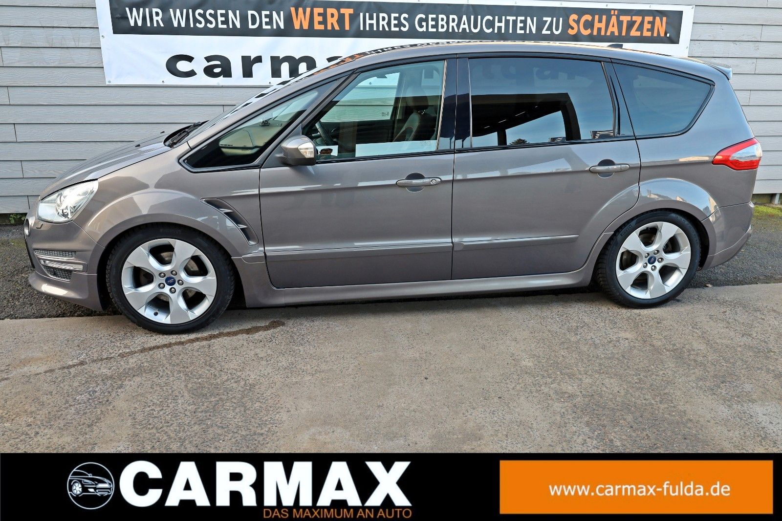 Fahrzeugabbildung Ford S-MAX Titanium S T.Leder,Navi,Xenon,Panorama,SH