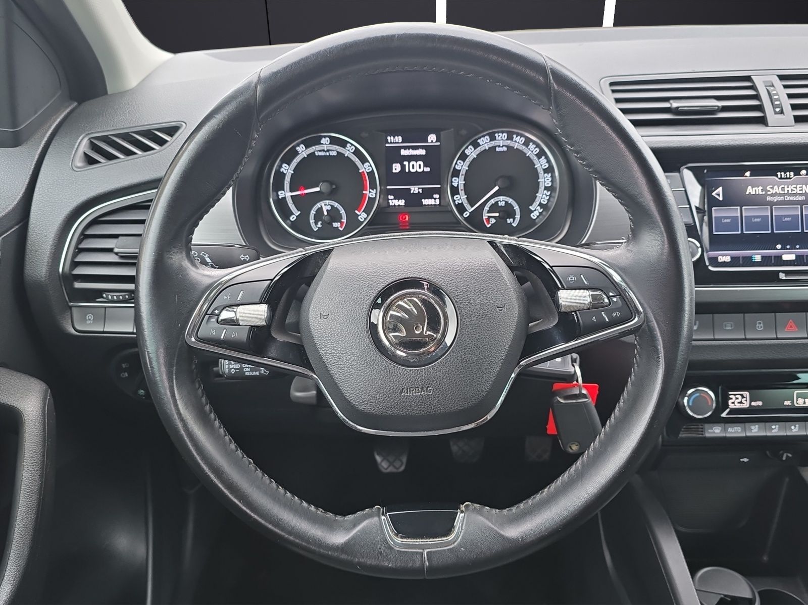 Fahrzeugabbildung SKODA Fabia Combi Drive 125 1.0 TSI KLIMA DAB SMART LI