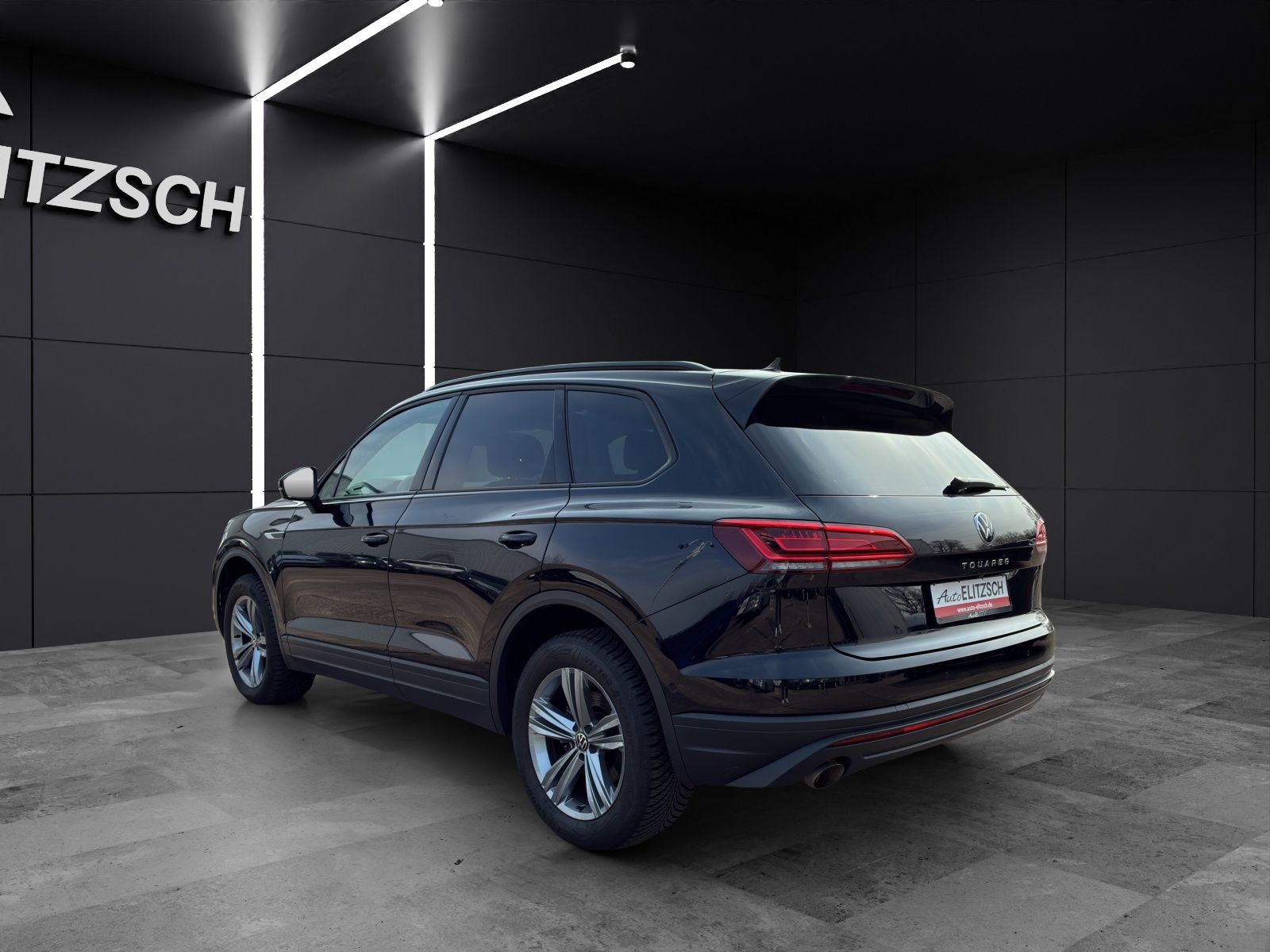 Fahrzeugabbildung Volkswagen Touareg 4M TDI DSG LED ACC STH SH LRHzg RearView