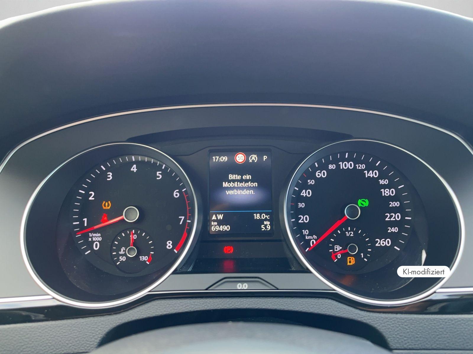 Volkswagen Passat Variant BUSINESS 1.5 TSI DSG LED NAVI AHK