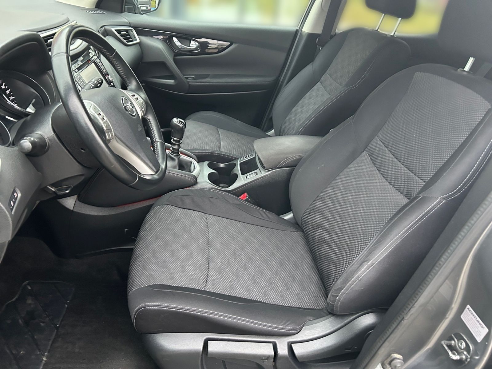 Fahrzeugabbildung Nissan Qashqai 1.2 DIG-T N-Connecta AHK