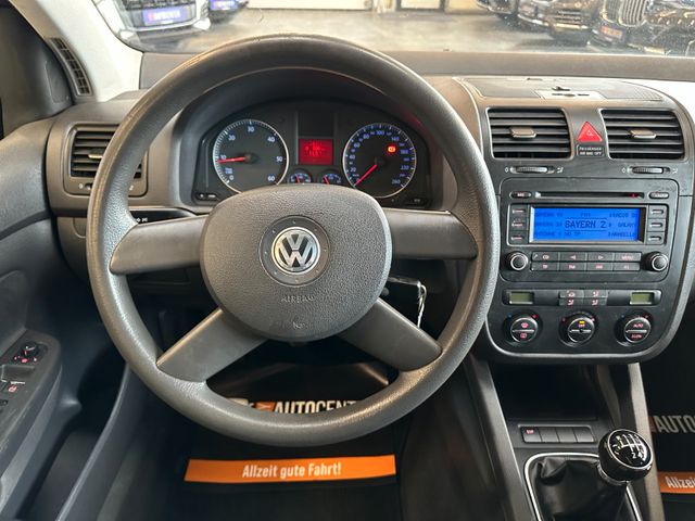 MYAUTOCENTER – Gebraucht- und Jahreswagen mit Werkstattservice in Pfaffenhofen Volkswagen Golf V Lim. Trendline *TÜV*Klima*