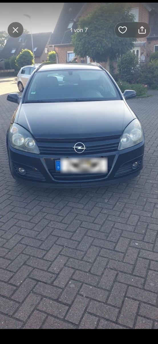 Opel Astra 2005 — rear view