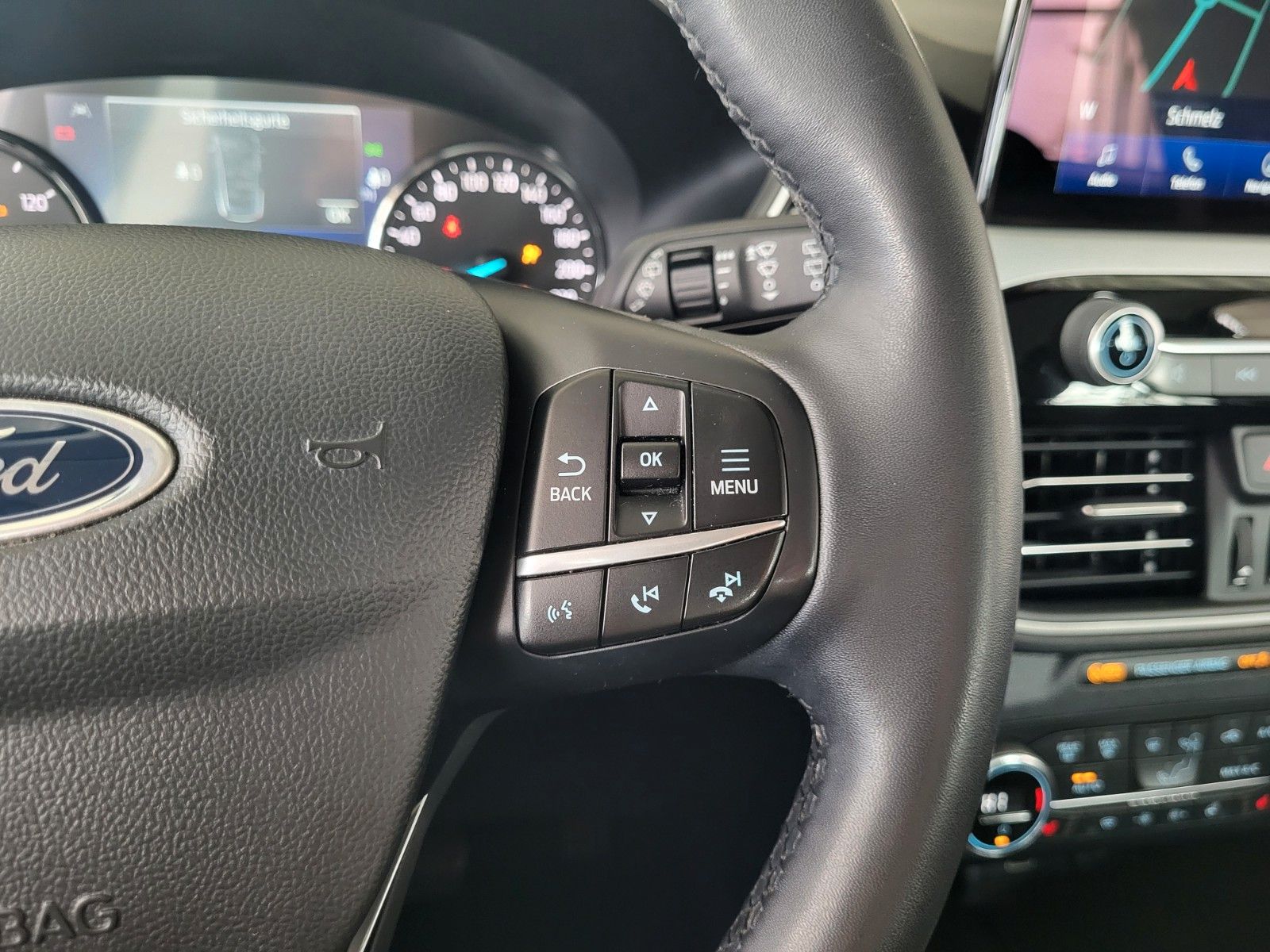Fahrzeugabbildung Ford Kuga Plug-In/NAVI/SITZHZG./AHK/PDC