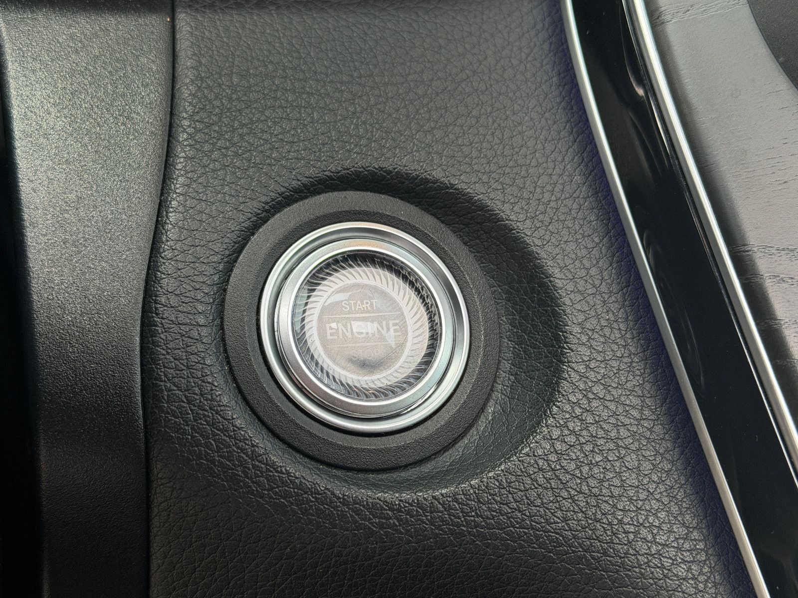 Fahrzeugabbildung Mercedes-Benz GLC 63 AMG Coupe/MBUX/Ambiente/Schiebedach/Kam/