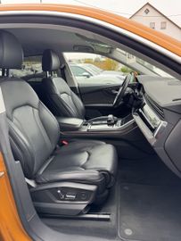 Audi Q8 - 10