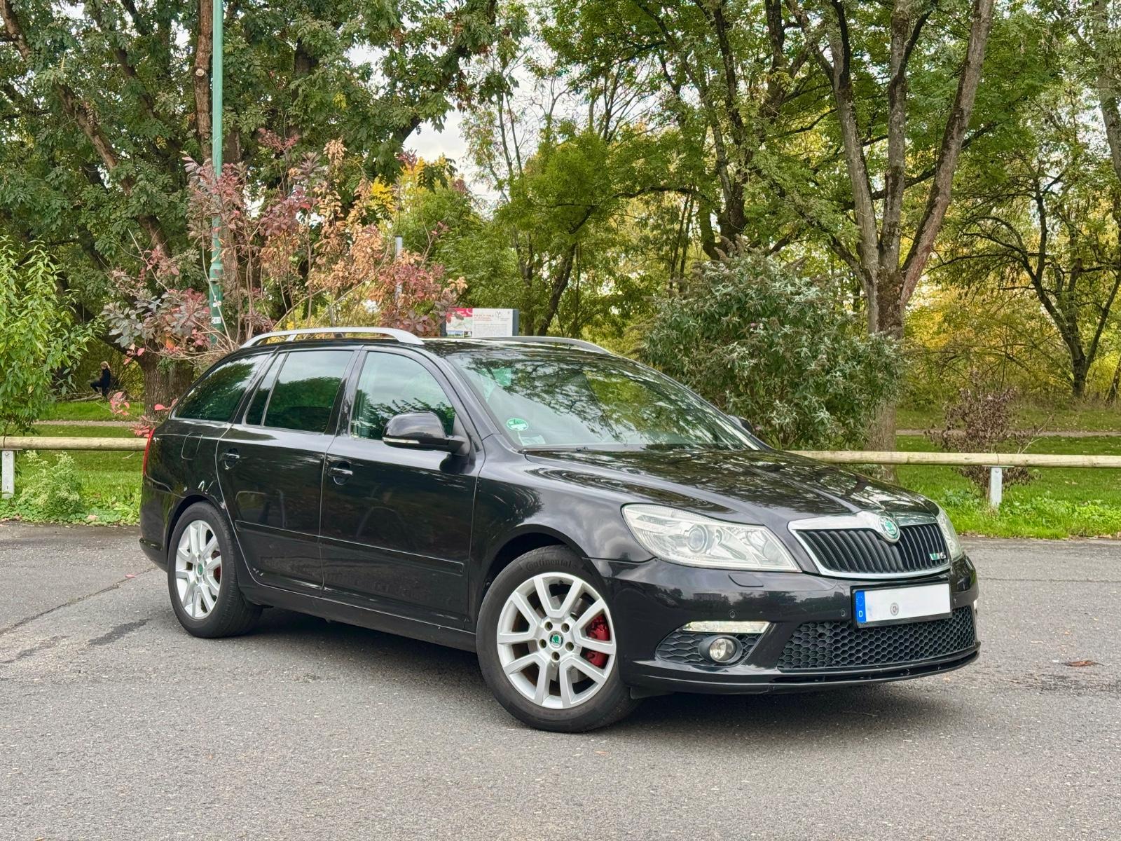 Skoda Octavia 2013 — interior