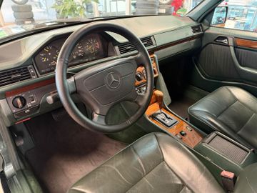 Mercedes E 300 - 9