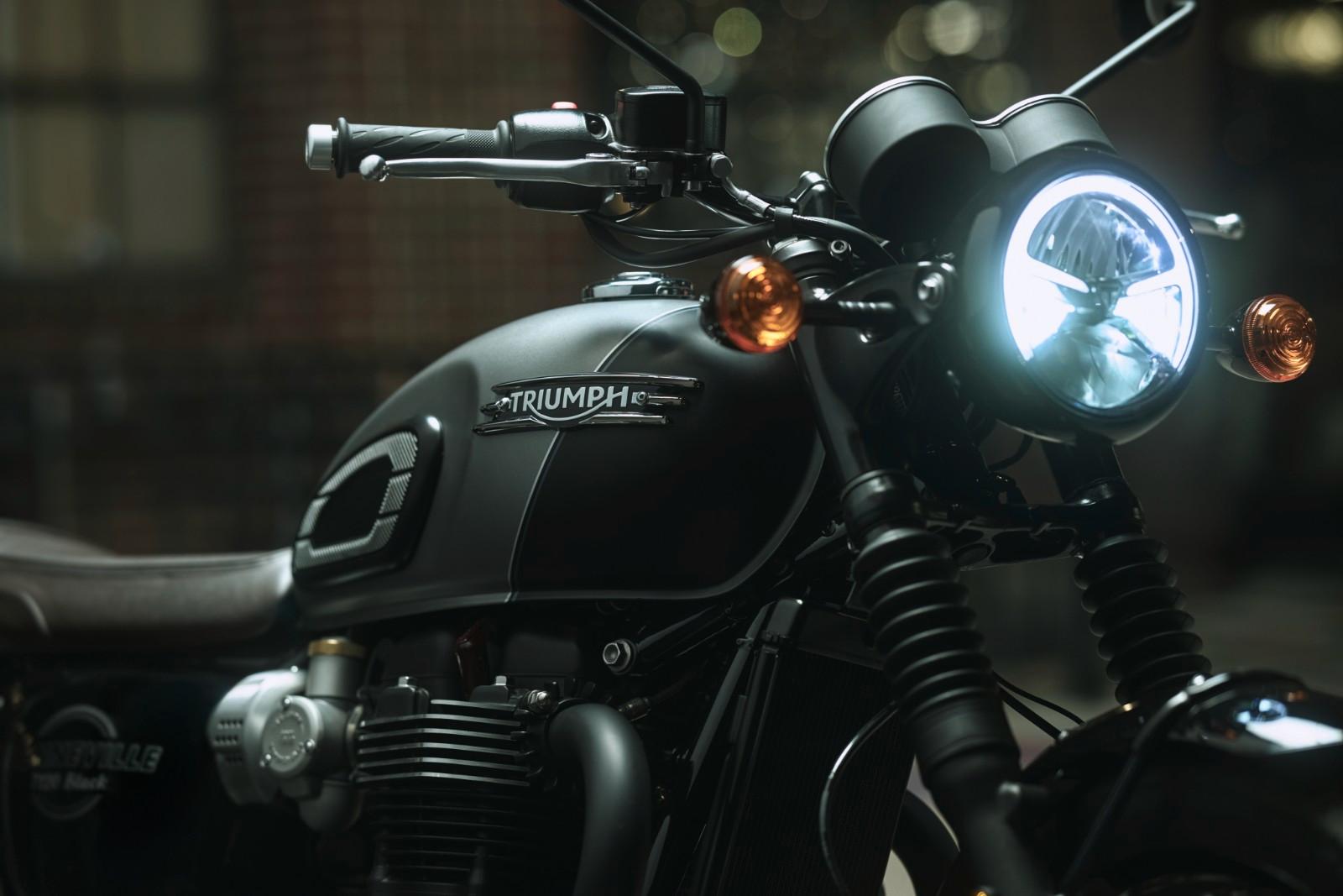 Triumph 1.095 gespart!! Bonneville T120 Black MEHRFARBIG