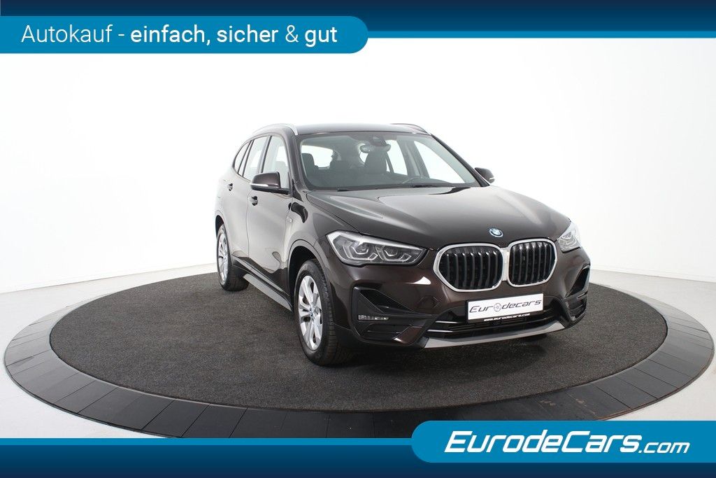 BMW X1 xDrive25e *1.Hand*Navi*Park ass.*Standheizung foto 8