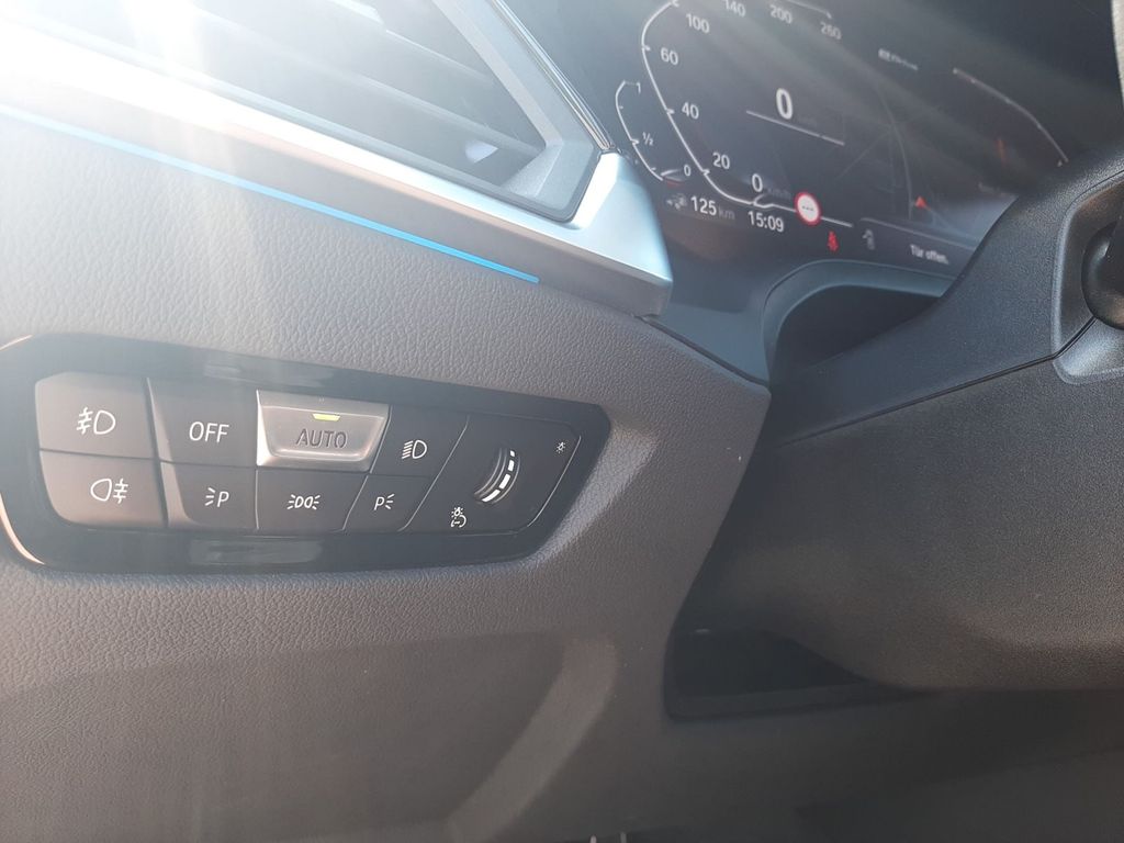 BMW 330 e M Sport Head-Up DAB AHK uvm.