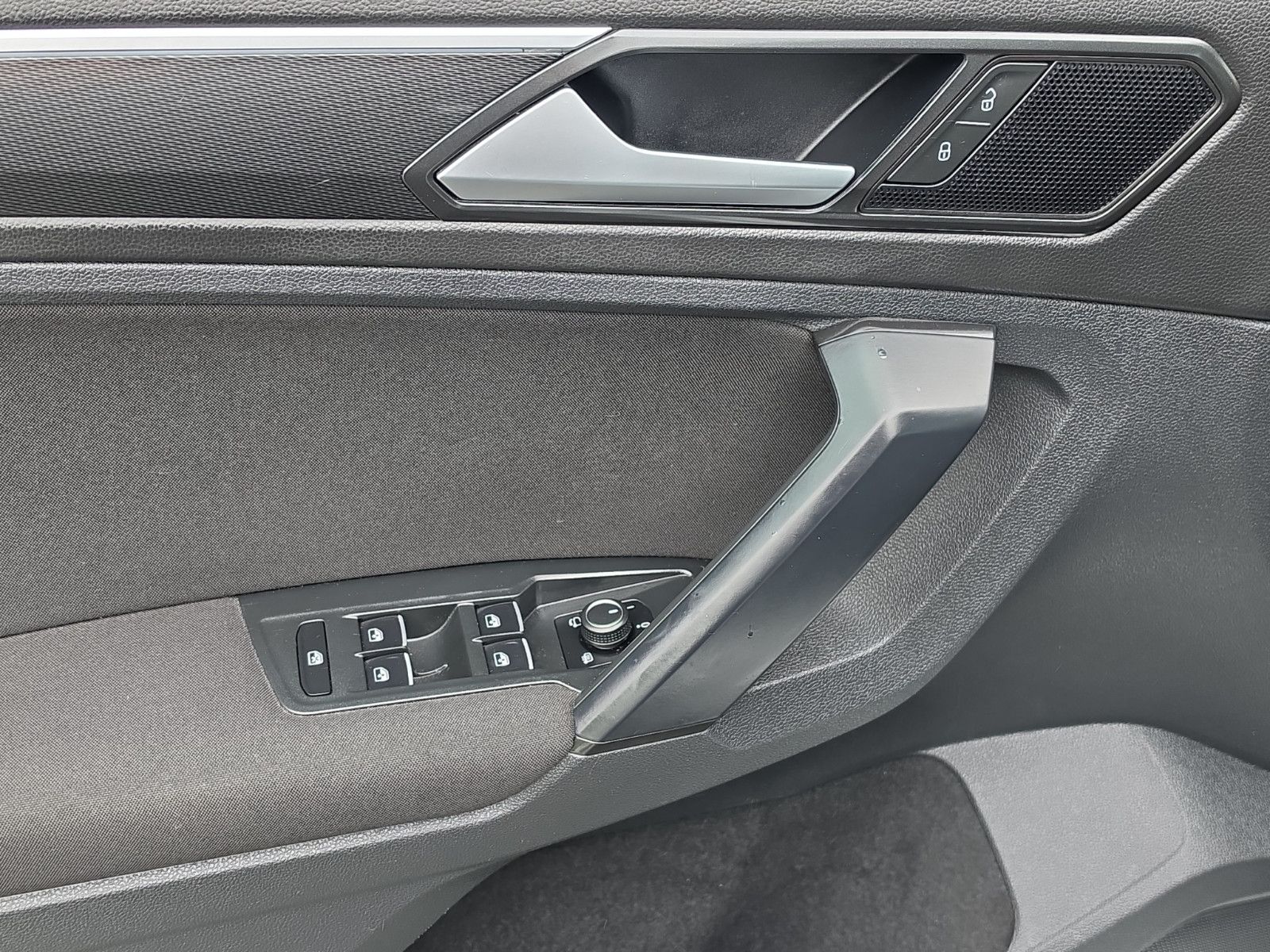 Fahrzeugabbildung Volkswagen Tiguan Comfortline BMT/Start-Stopp Aus 1.Hand