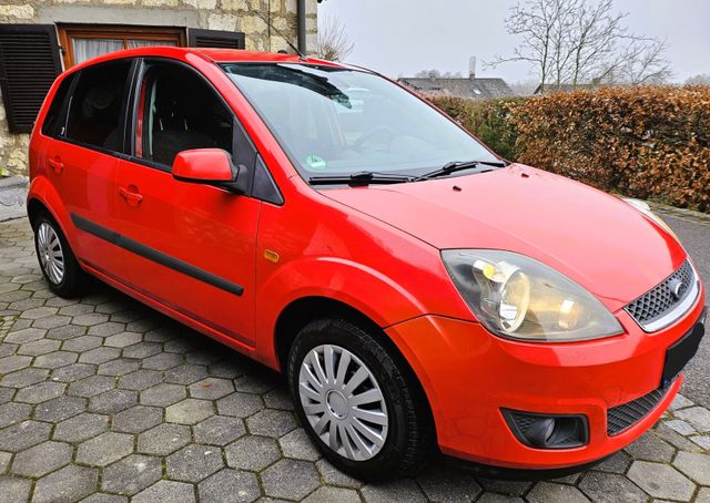 Ford Fiesta Ghia Klimaautomatik+PDC+Winterpaket