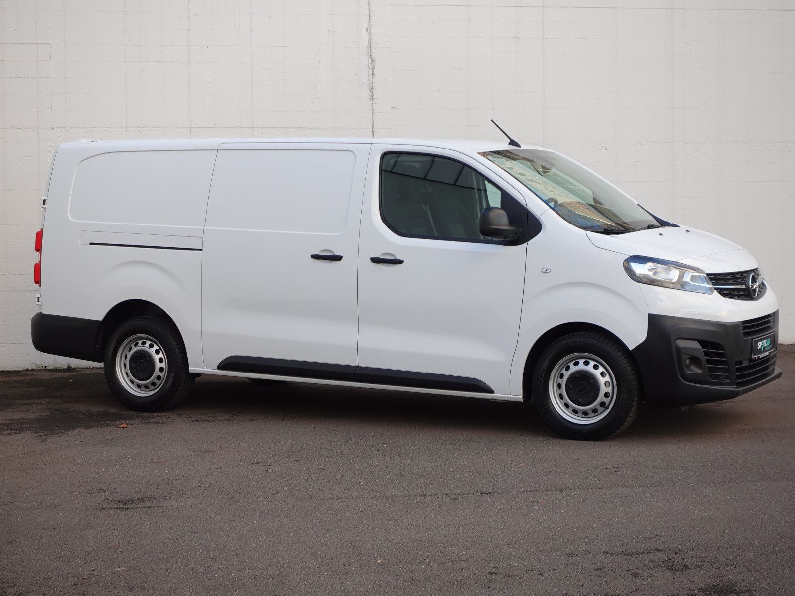 Fahrzeugabbildung Opel Vivaro Cargo 1.5 D Edition M  Klima, Allwetter