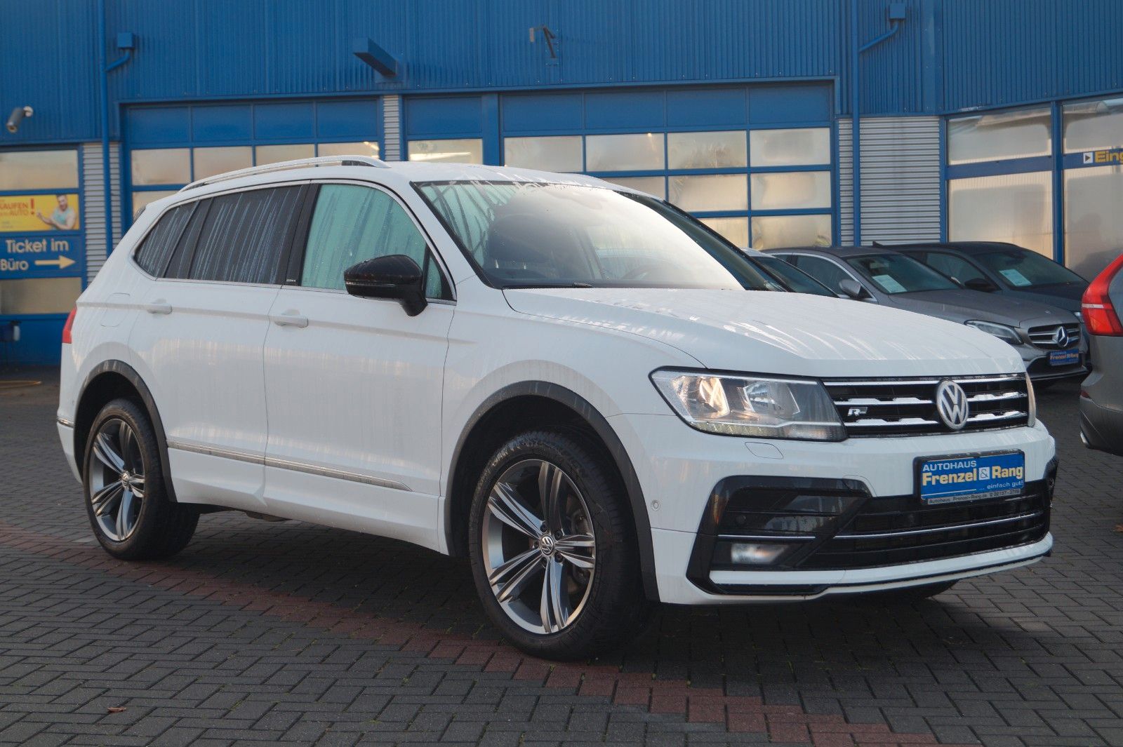 VW Tiguan Allspace *AHK*Navi*R-Line*ACC*Side*SHZ*