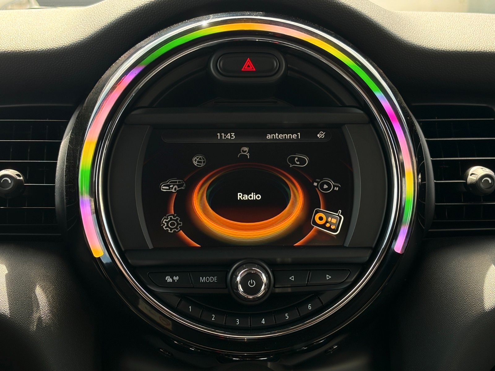 Fahrzeugabbildung MINI Cooper Cabrio Chili Tempomat LED PDC BT SHZ
