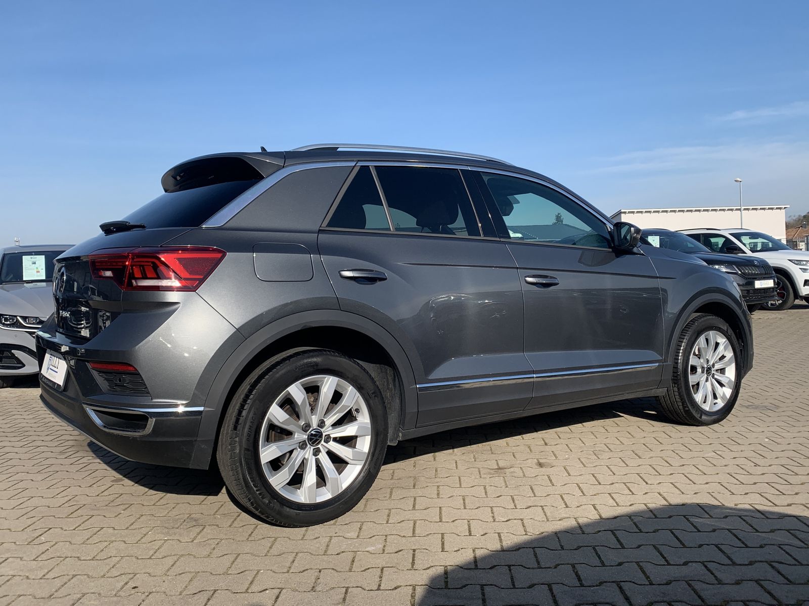 Fahrzeugabbildung Volkswagen T-Roc 2.0 TDI*Sport*AHK*Cam*LED*Navi*ACC*