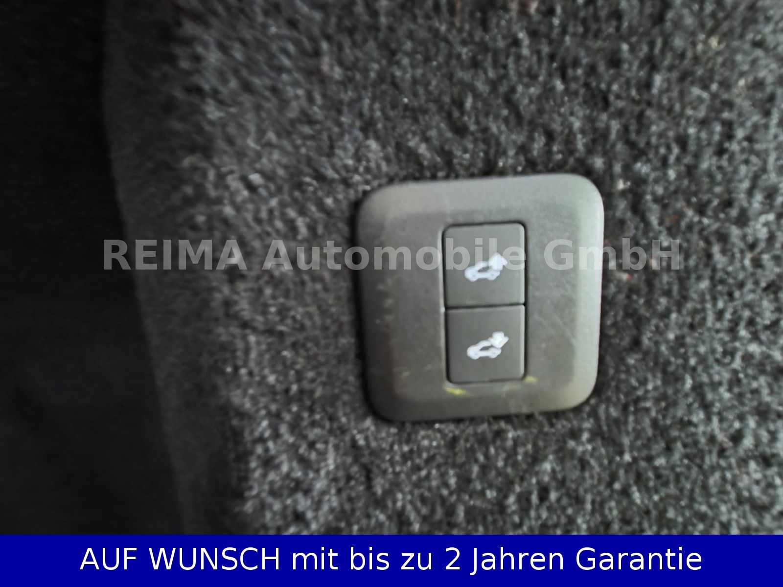 Fahrzeugabbildung Land Rover Range Rover Sport HSE P 400E Hybrid, Matrix