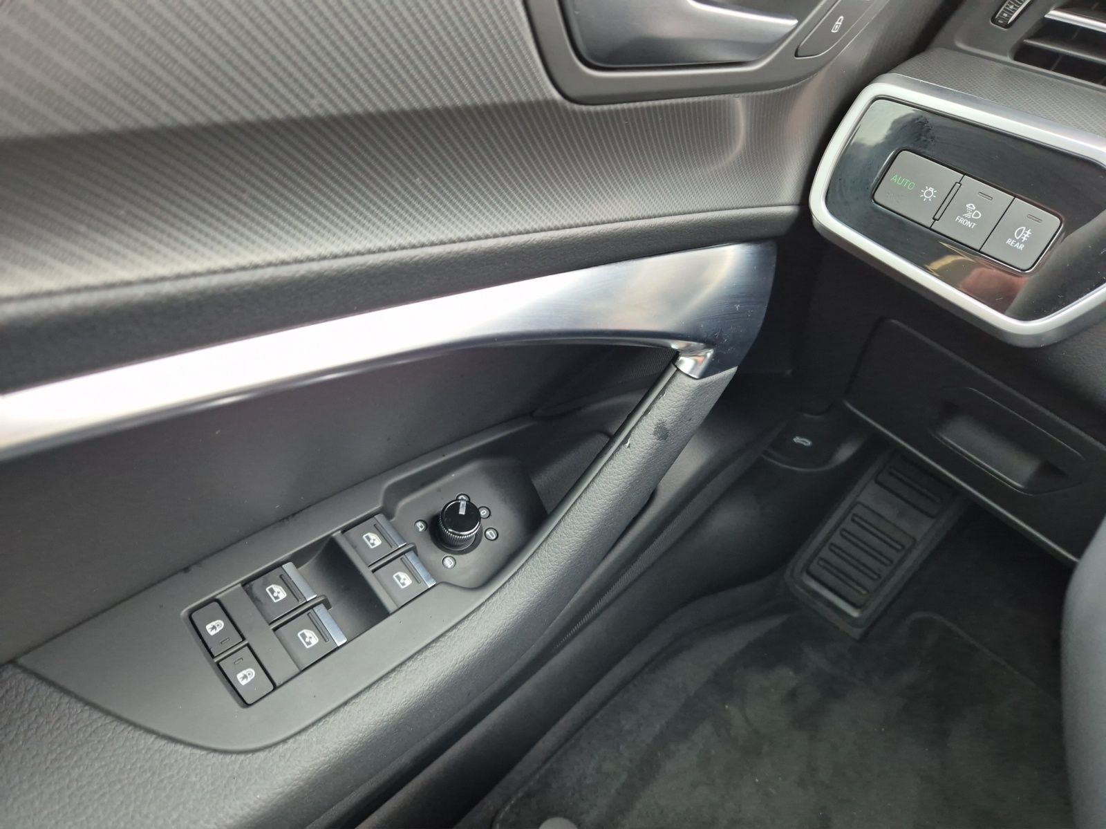 Fahrzeugabbildung Audi A6 Avant 45 TFSI quattro advanced S-tronic S-lin