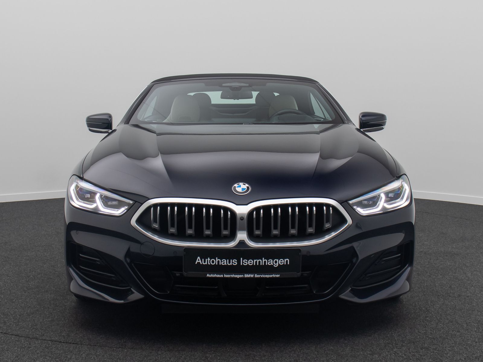 Fahrzeugabbildung BMW 840i xD Individual B&W SoftCl Laser 360°HUD Voll