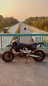 Husqvarna 701 SM Supermoto - HUSQVARNA 701 SUPERMOTO