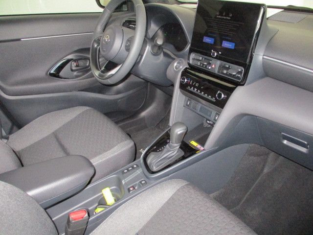 Fahrzeugabbildung Toyota Yaris Cross Hybrid FWD Teamplayer