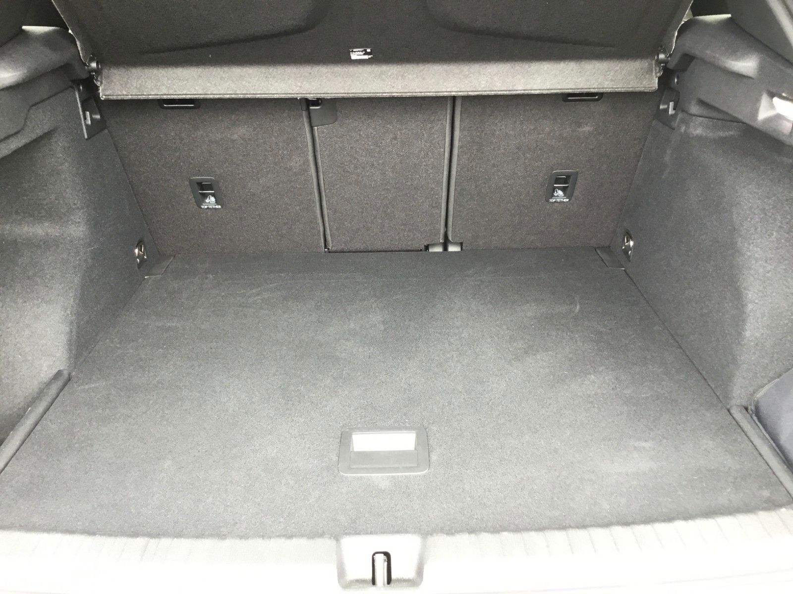 Fahrzeugabbildung CUPRA Terramar 1.5 eTSI DSG+AHK+Pano+360°+Headup+ACC
