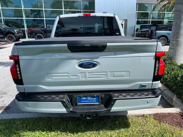 Ford F 150 Lightning SXT AWD Elektro 2023 hellgrau