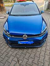 Volkswagen Golf 7 R Variant mit Performance Paket - : V mit