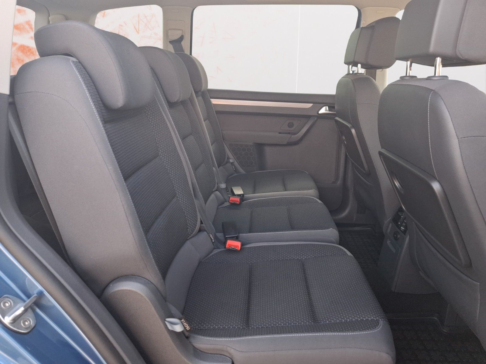 Fahrzeugabbildung Volkswagen Touran Comfortline BMT ! 7-Sitzer ! Navi ! AHK !