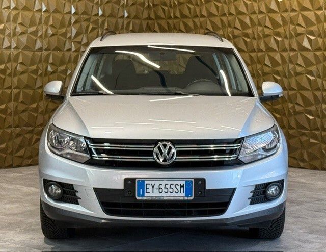 Volkswagen Tiguan - 1