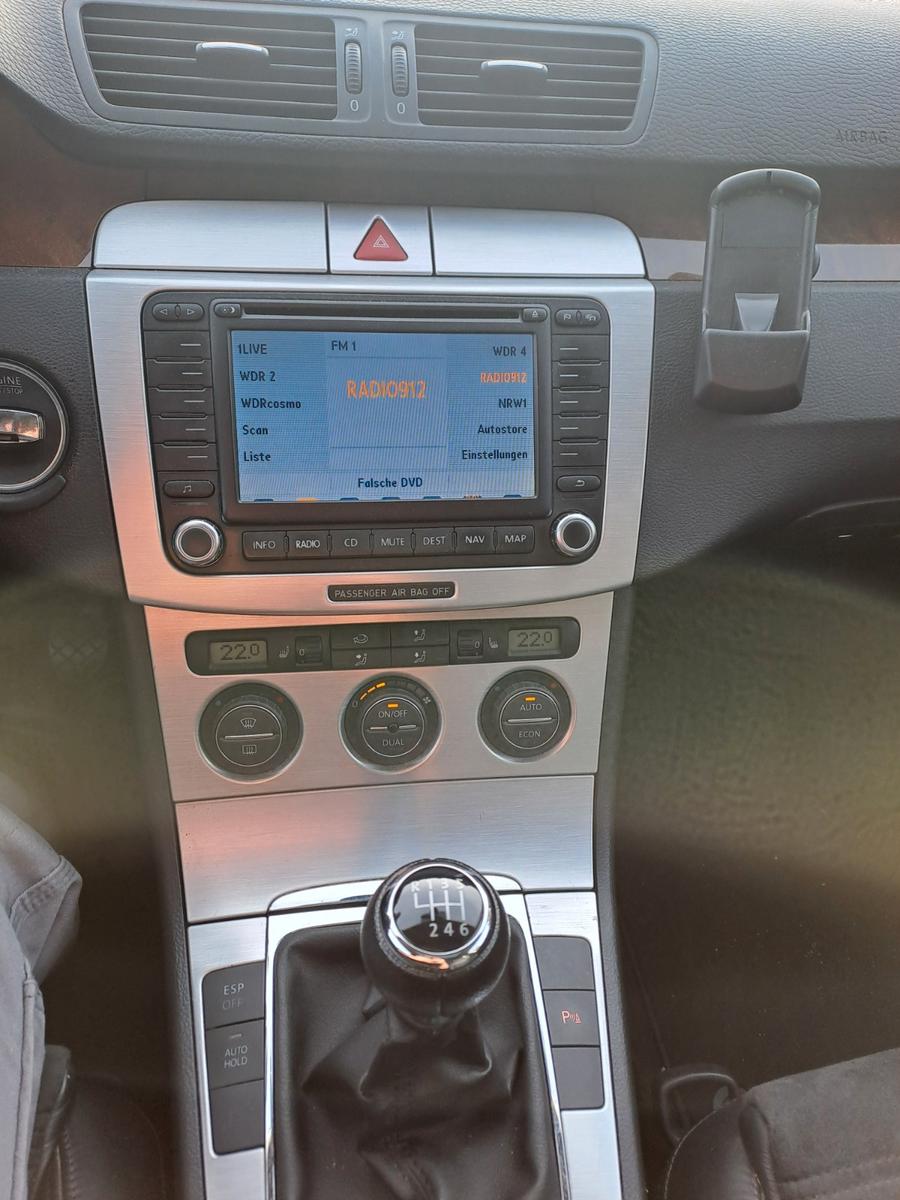 Volkswagen Passat 2005 — photo 14