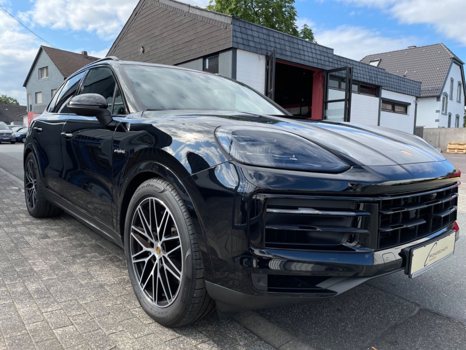 Fahrzeugabbildung Porsche Cayenne E-Hybrid |MY2024|Pano|PASM|ACC|3.Display