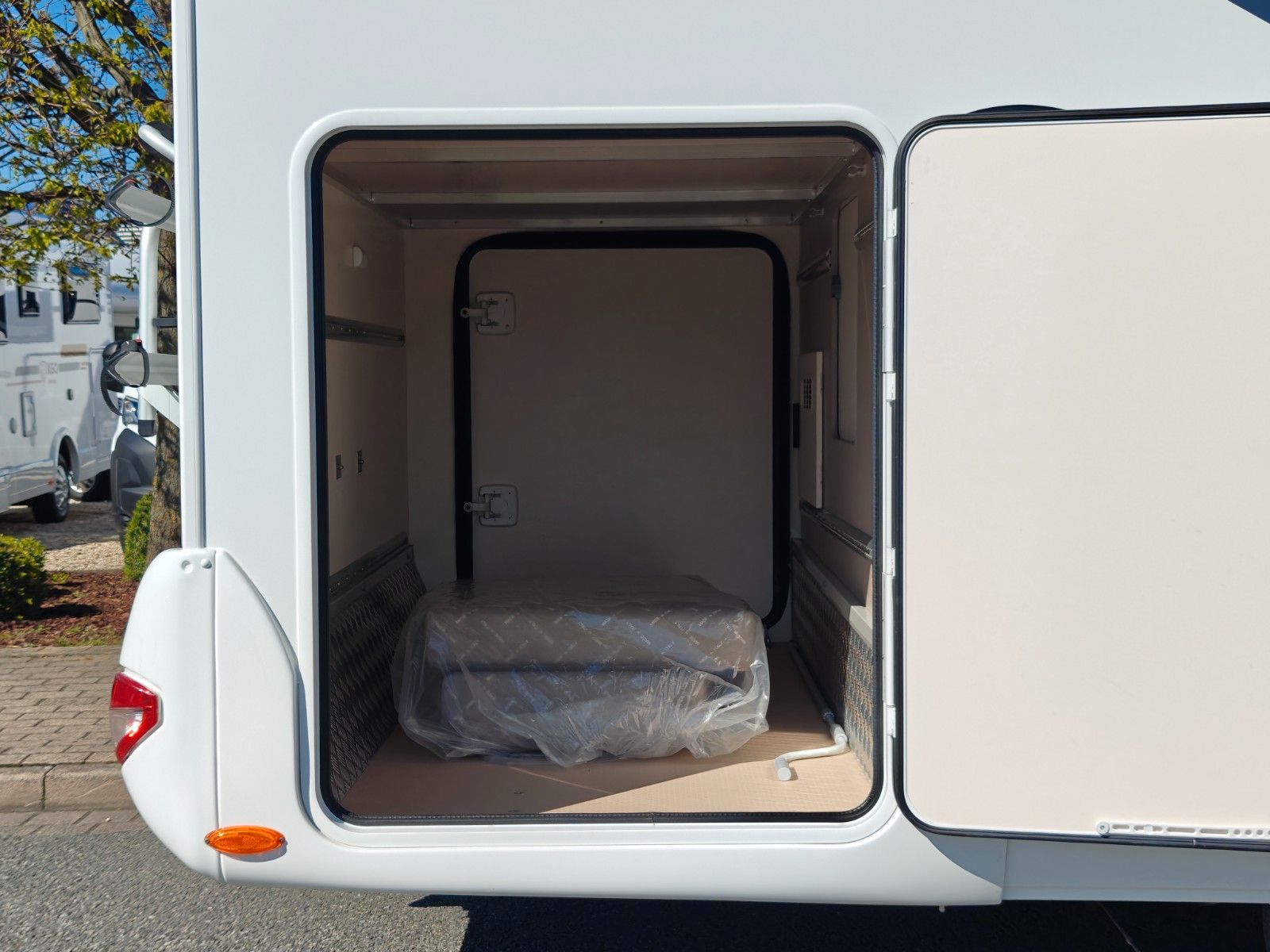 Fahrzeugabbildung XGO Dynamic 98 P  - SAT, TV, Markise, Luftfeder -