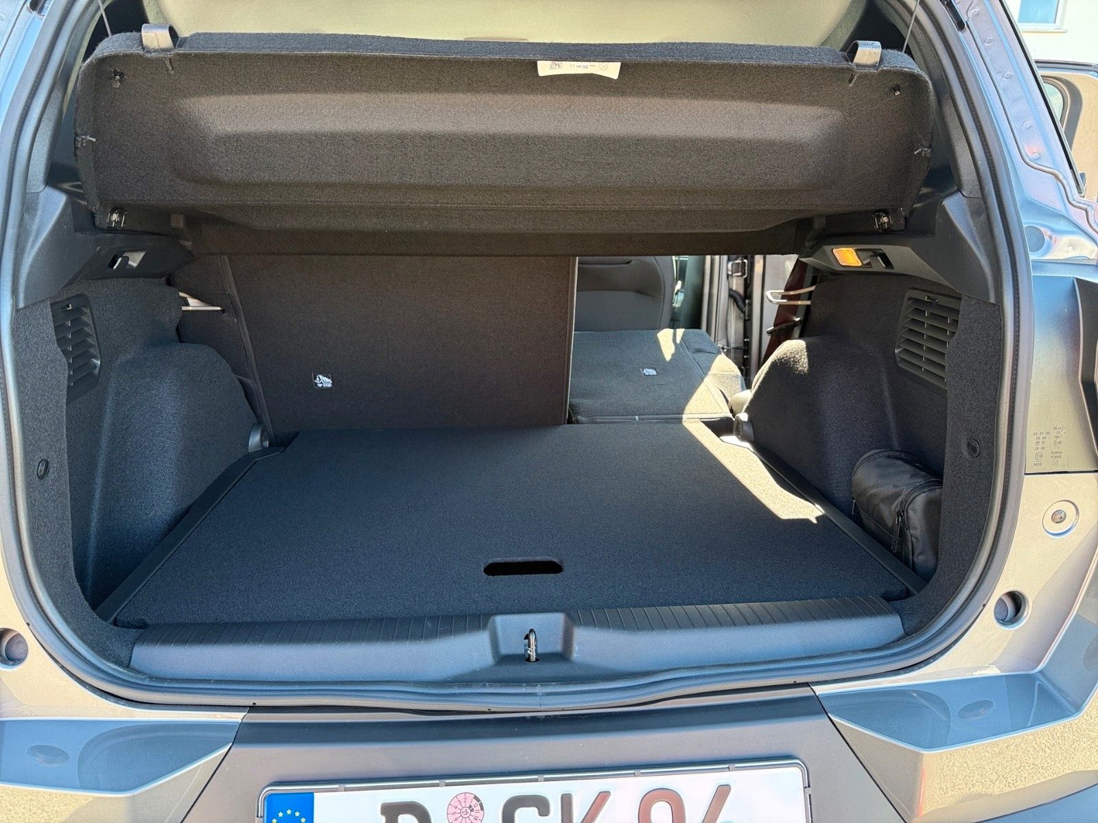 Fahrzeugabbildung Citroën C3 Aircross Hybrid 145 PLUS*Ganzjahresreifen