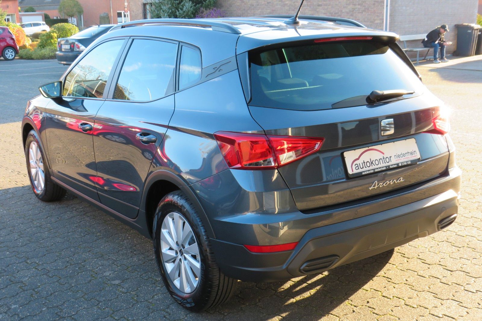 Fahrzeugabbildung SEAT Arona Style NAVI APP SITZH. PDC GRA 1.HD