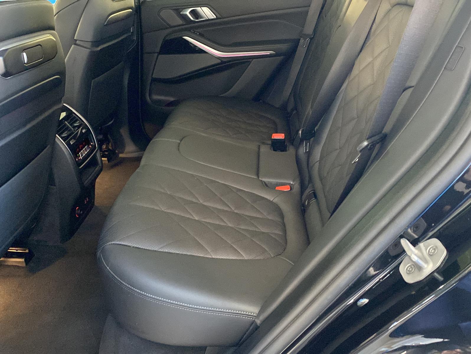 BMW X5 M60 i xDrive*NP 144.000€*SkyLounge