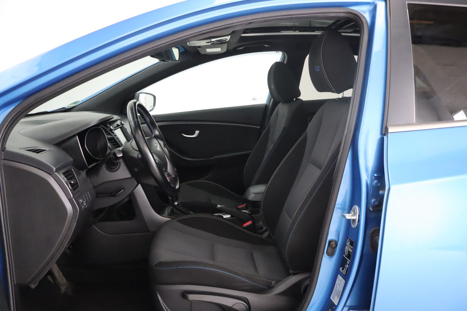 Fahrzeugabbildung Hyundai i30 Passion * Navi * RFK * Lenkradhzg.