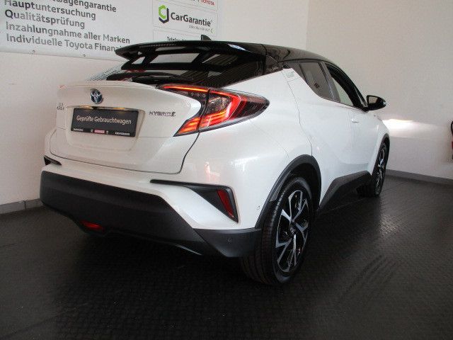 Fahrzeugabbildung Toyota C-HR Hybrid Style Selection