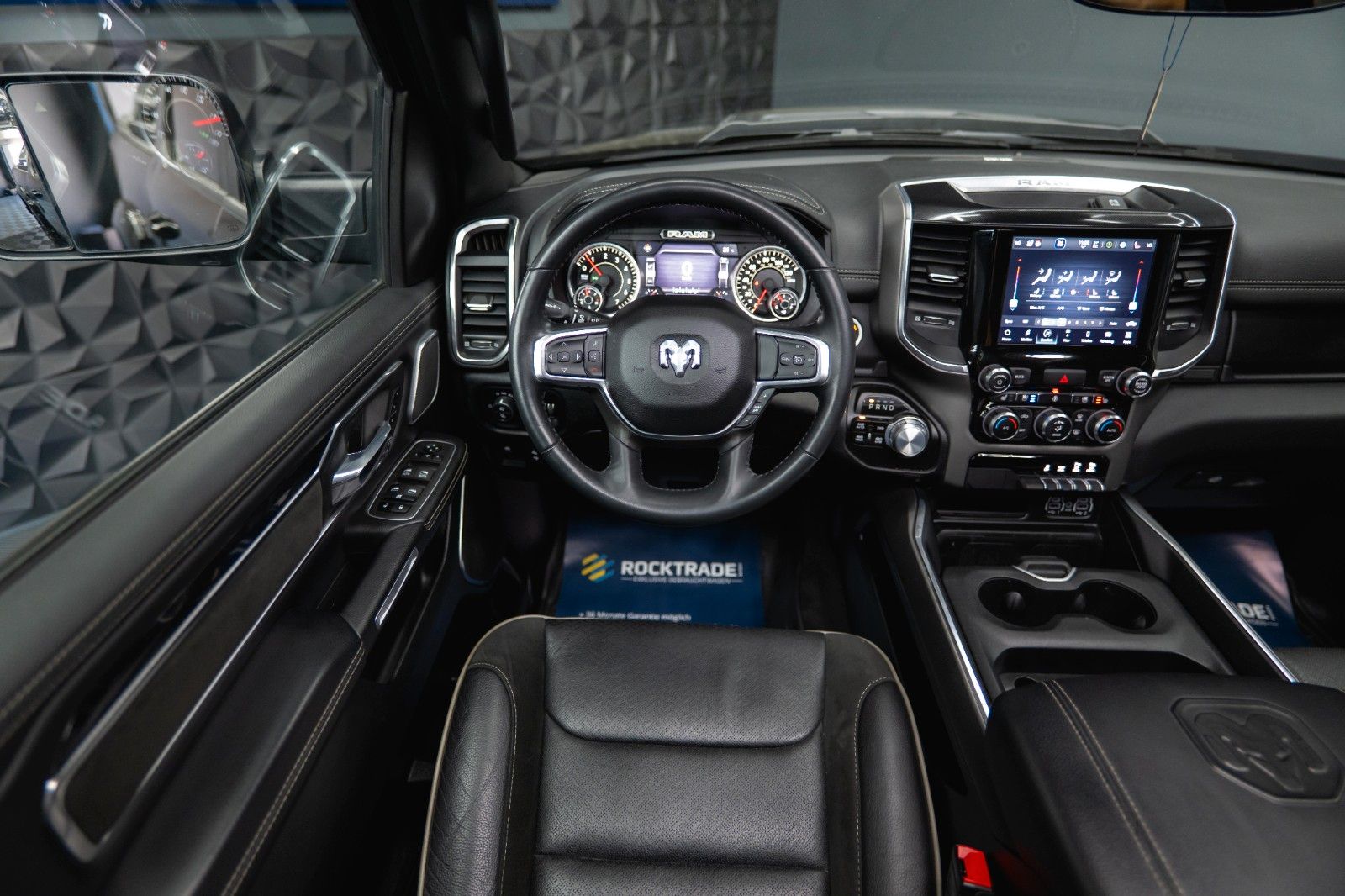 Fahrzeugabbildung Dodge RAM 5.7 V8 HEMI 4x4 NIGHT LARAMIE *Pano*22 Zoll*