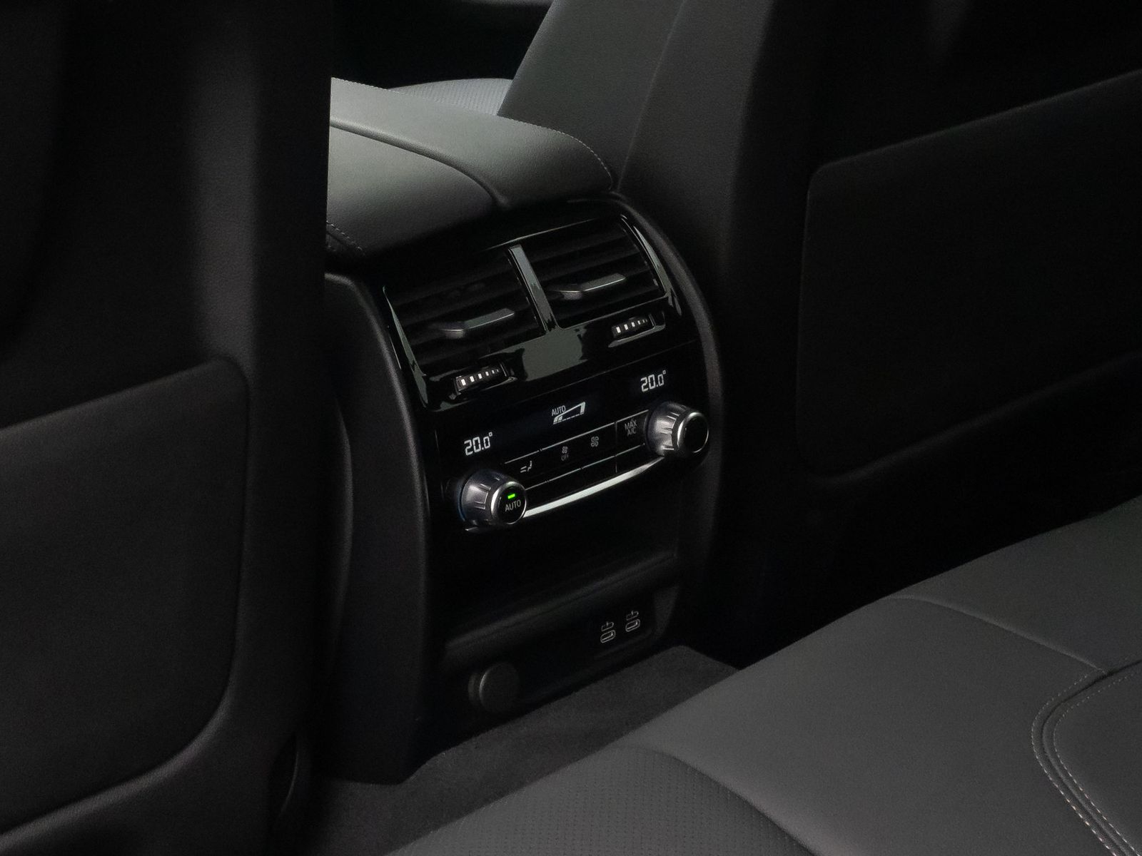 Fahrzeugabbildung BMW 530e xD M Sport HUD DAB Laser Kamera 4xKlima 19"