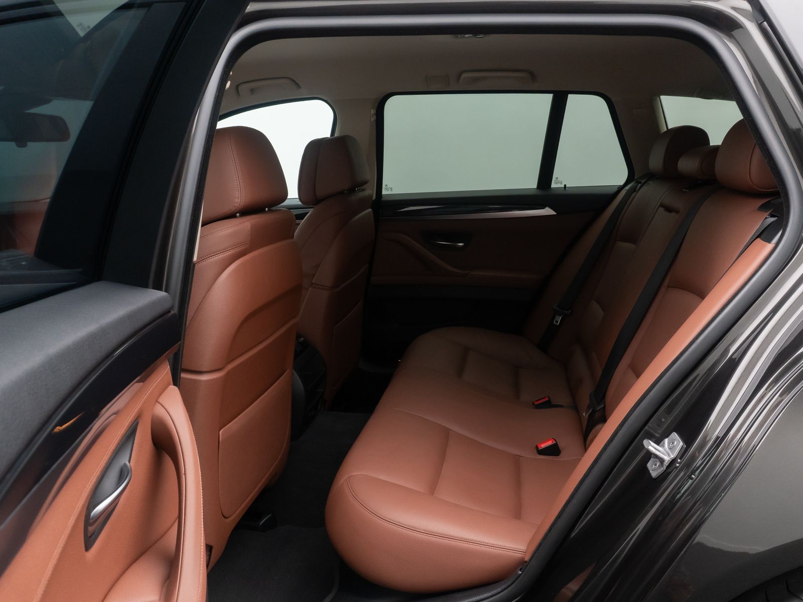 Fahrzeugabbildung BMW 520d HUD Alarm Komfortsitze SoftClose AHK Sport