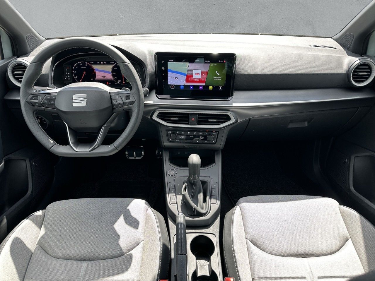 Fahrzeugabbildung SEAT Arona FR Black Edition 1.5 TSI 150 PS DSG - mit KI generiert/bearbeitet