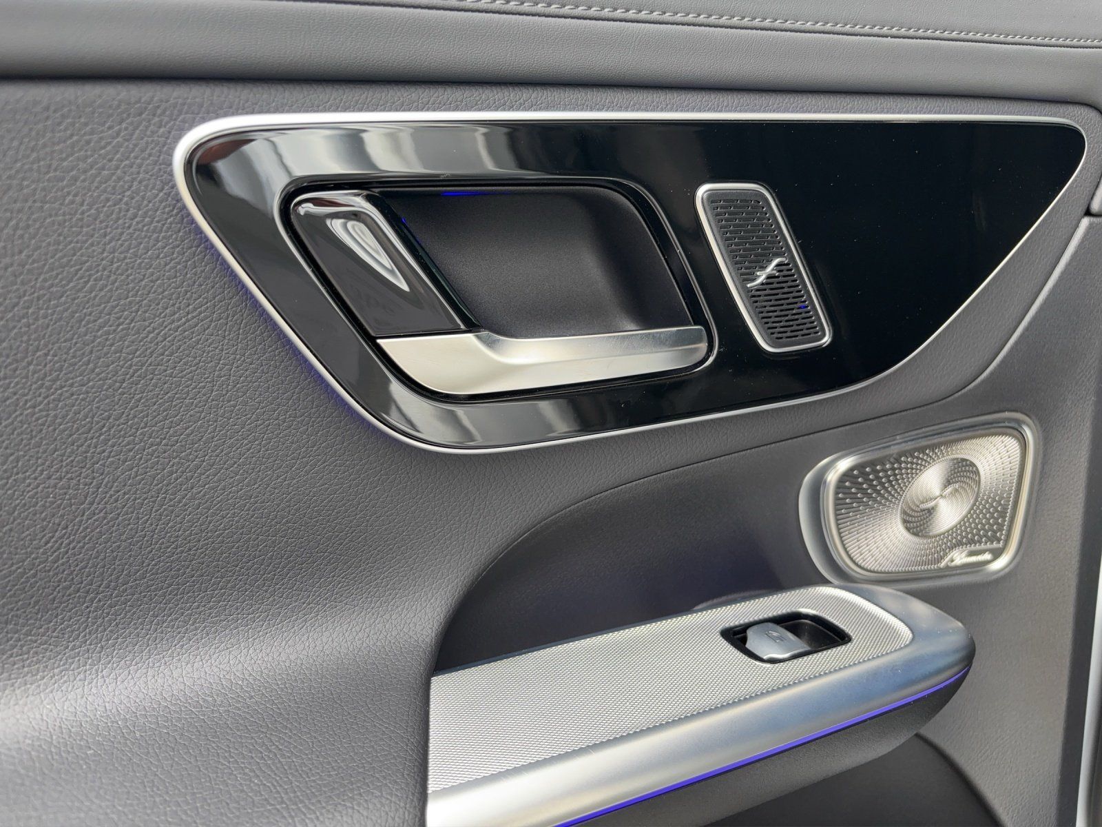Fahrzeugabbildung Mercedes-Benz GLC 300 d 4M Coupé AMG Pano AHK Burme KEYGO 360
