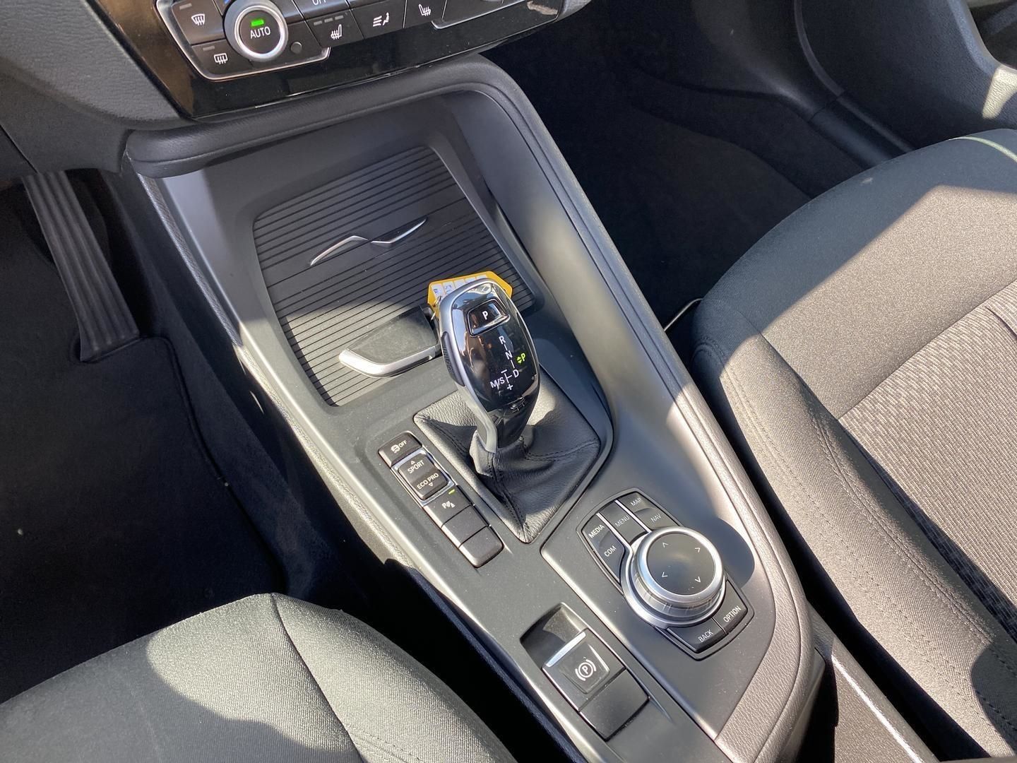 BMW X1 sDrive18d AHK Navi Soundsystem LED El. Heckkl foto 13