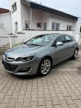 Opel Astra 1.4 Turbo - Navi-Sitzheizung-Fahrradträger - Opel Astra: Fahrradtraeger