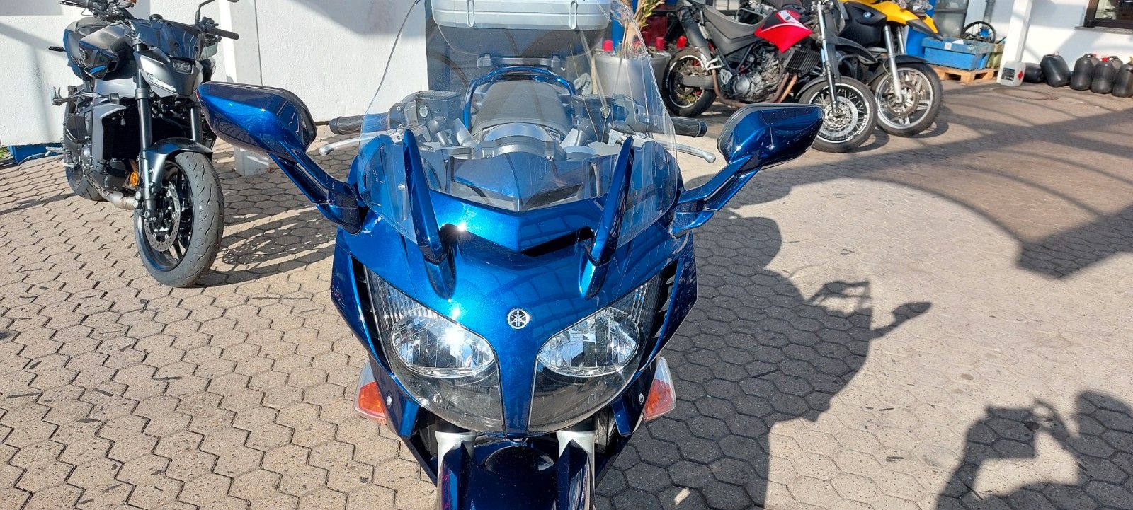 Fahrzeugabbildung Yamaha FJR 1300 A   Nur  33500 KM  inkl Top Case