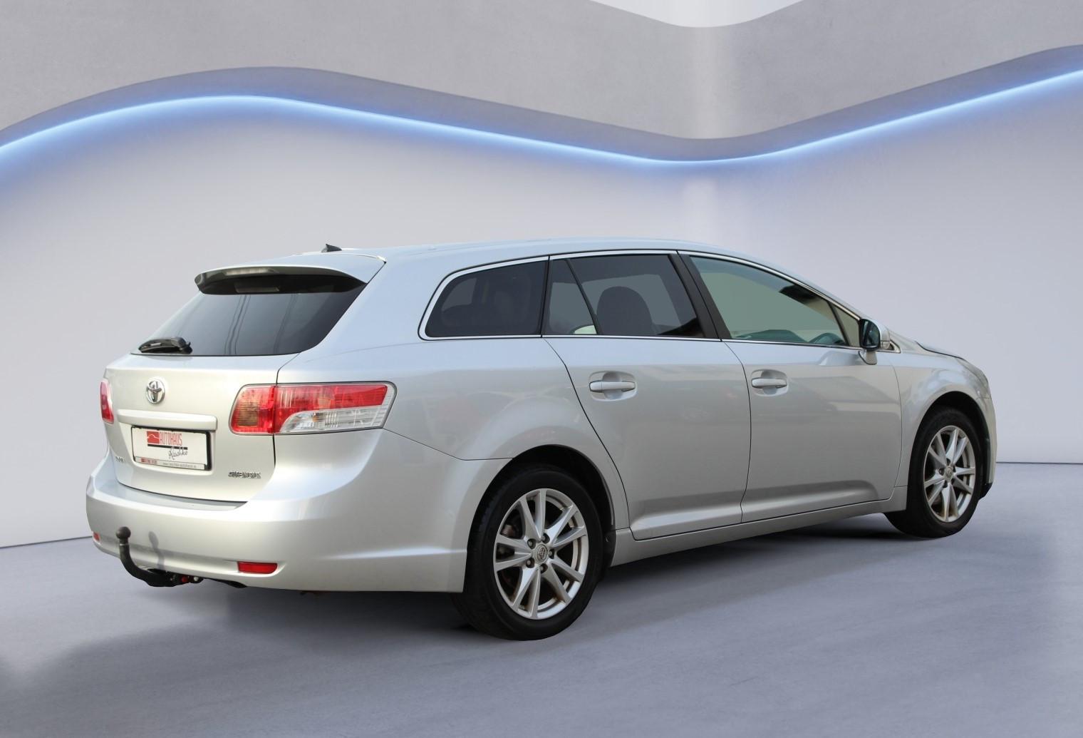 Toyota Avensis 2010 — photo 6