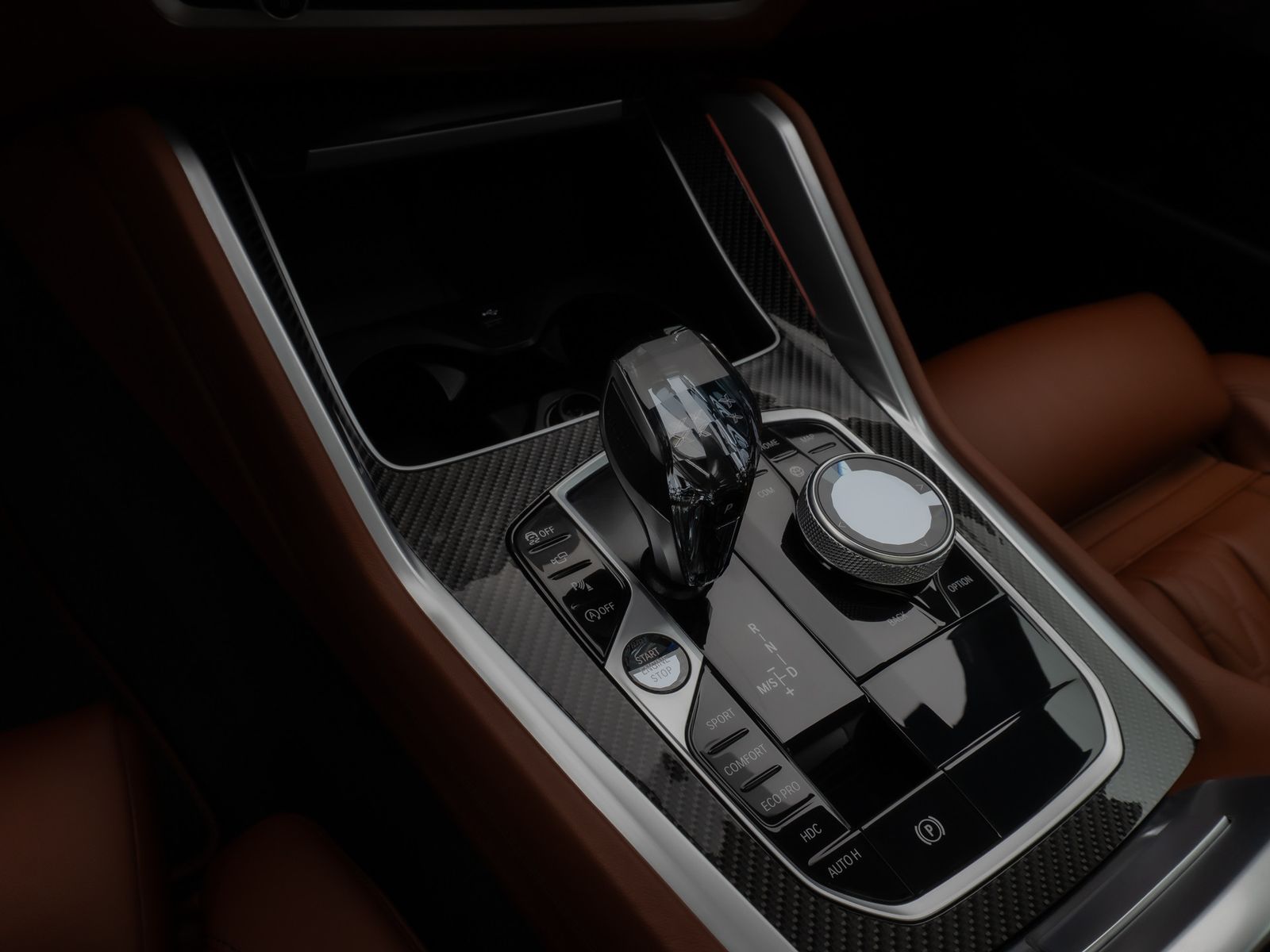 Fahrzeugabbildung BMW X6 M50i Panorama Laser 360°HUD DAB B&W AHK 22"